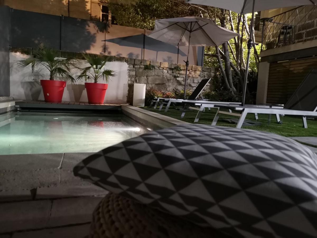 La Maison Grivolas Appartements Et Maison D'Hotes أفينيون المظهر الخارجي الصورة