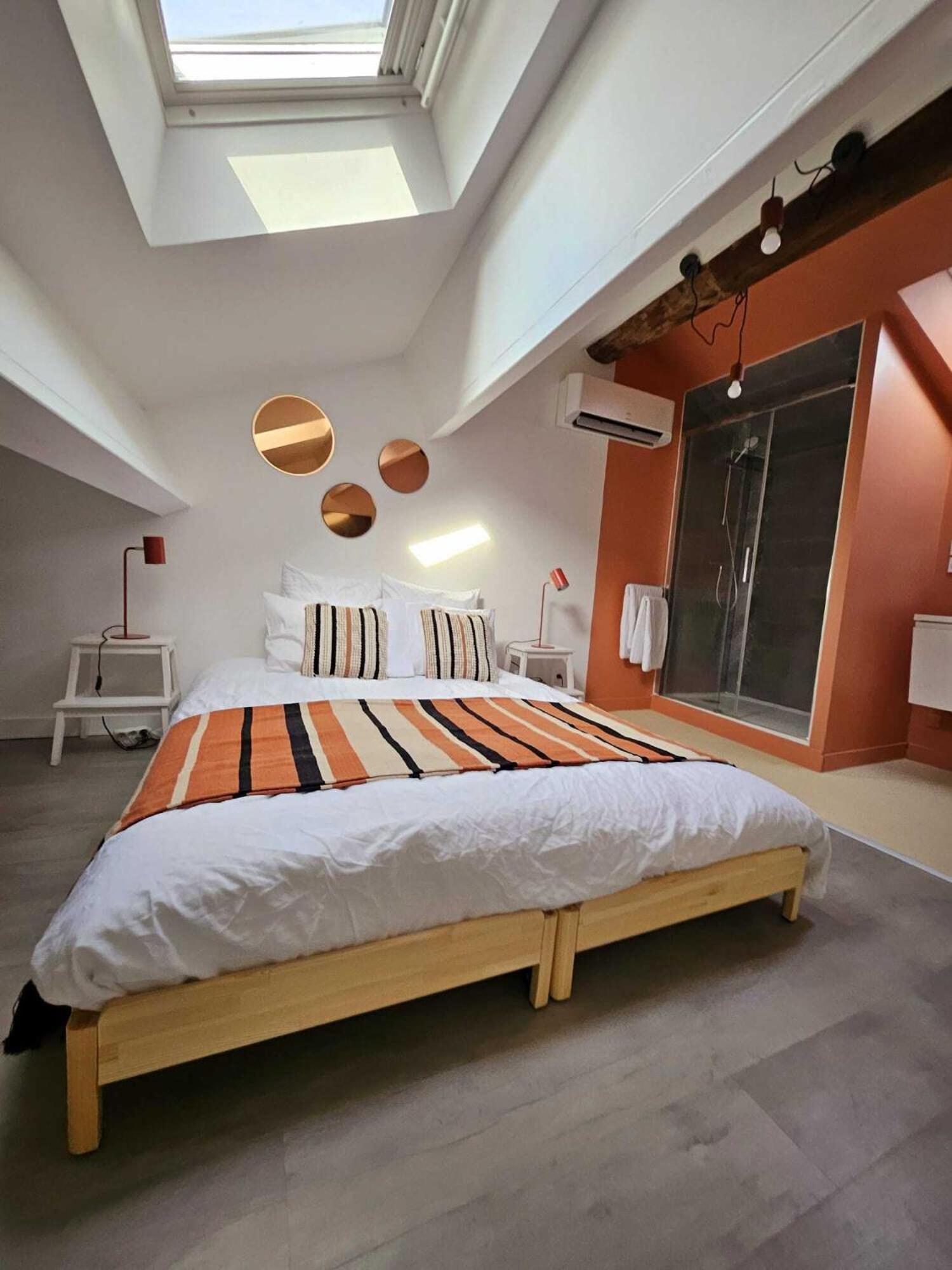 La Maison Grivolas Appartements Et Maison D'Hotes أفينيون الغرفة الصورة