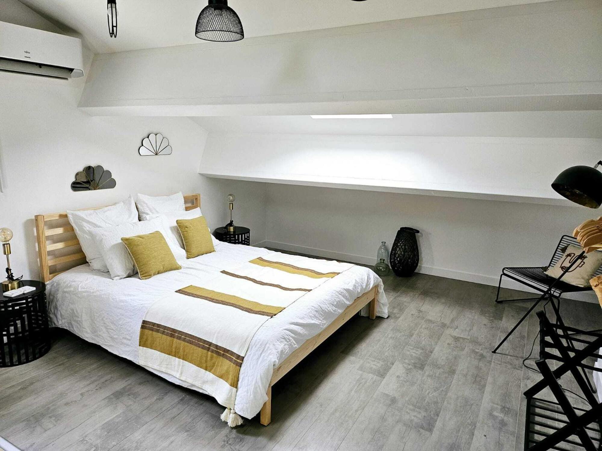 La Maison Grivolas Appartements Et Maison D'Hotes أفينيون الغرفة الصورة
