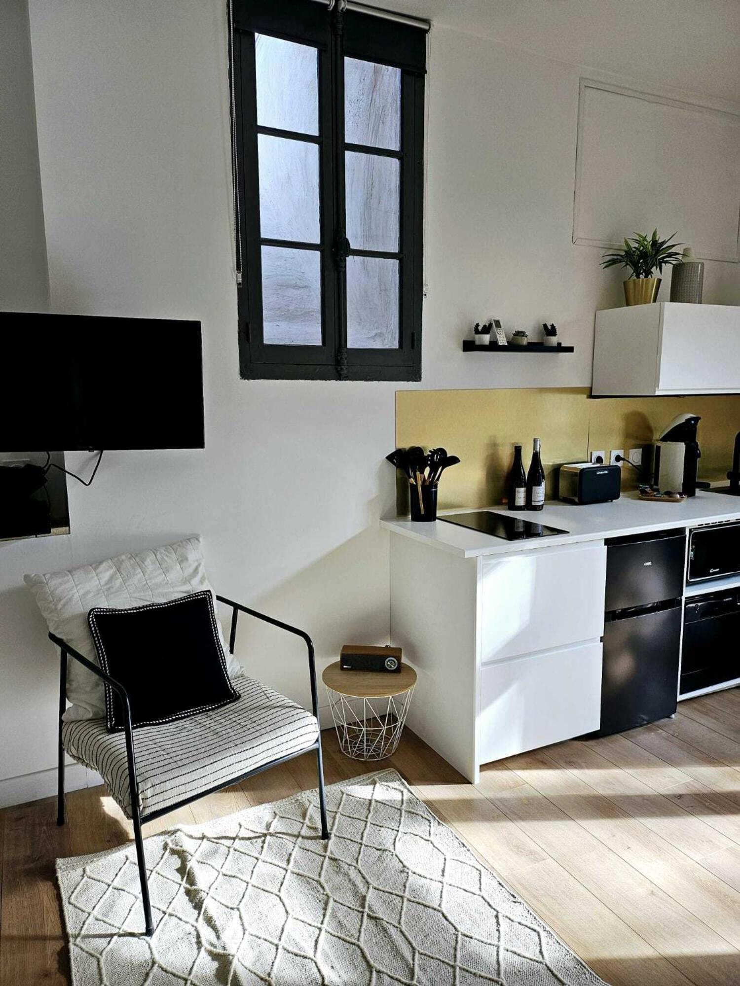 La Maison Grivolas Appartements Et Maison D'Hotes أفينيون الغرفة الصورة