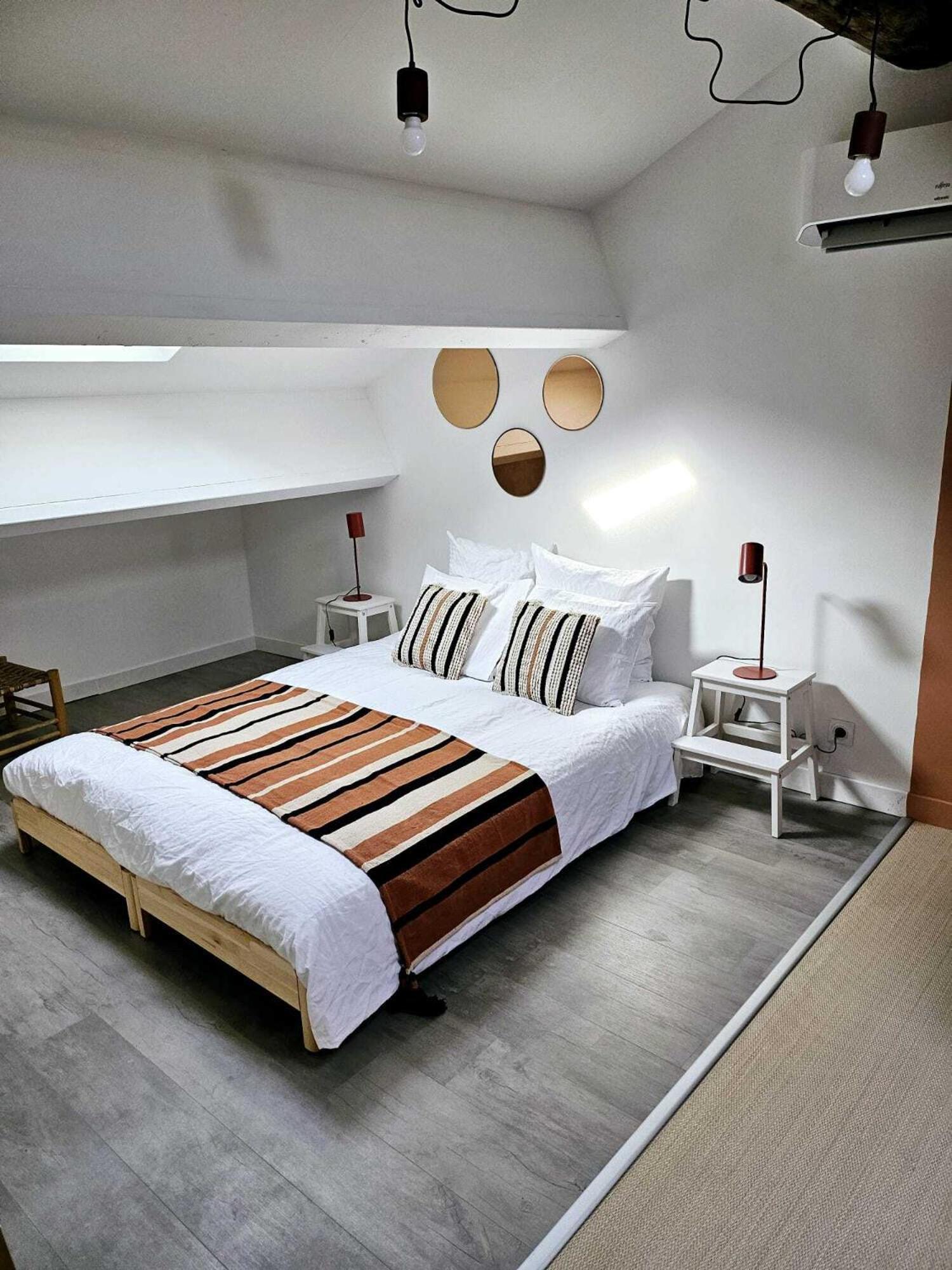 La Maison Grivolas Appartements Et Maison D'Hotes أفينيون الغرفة الصورة